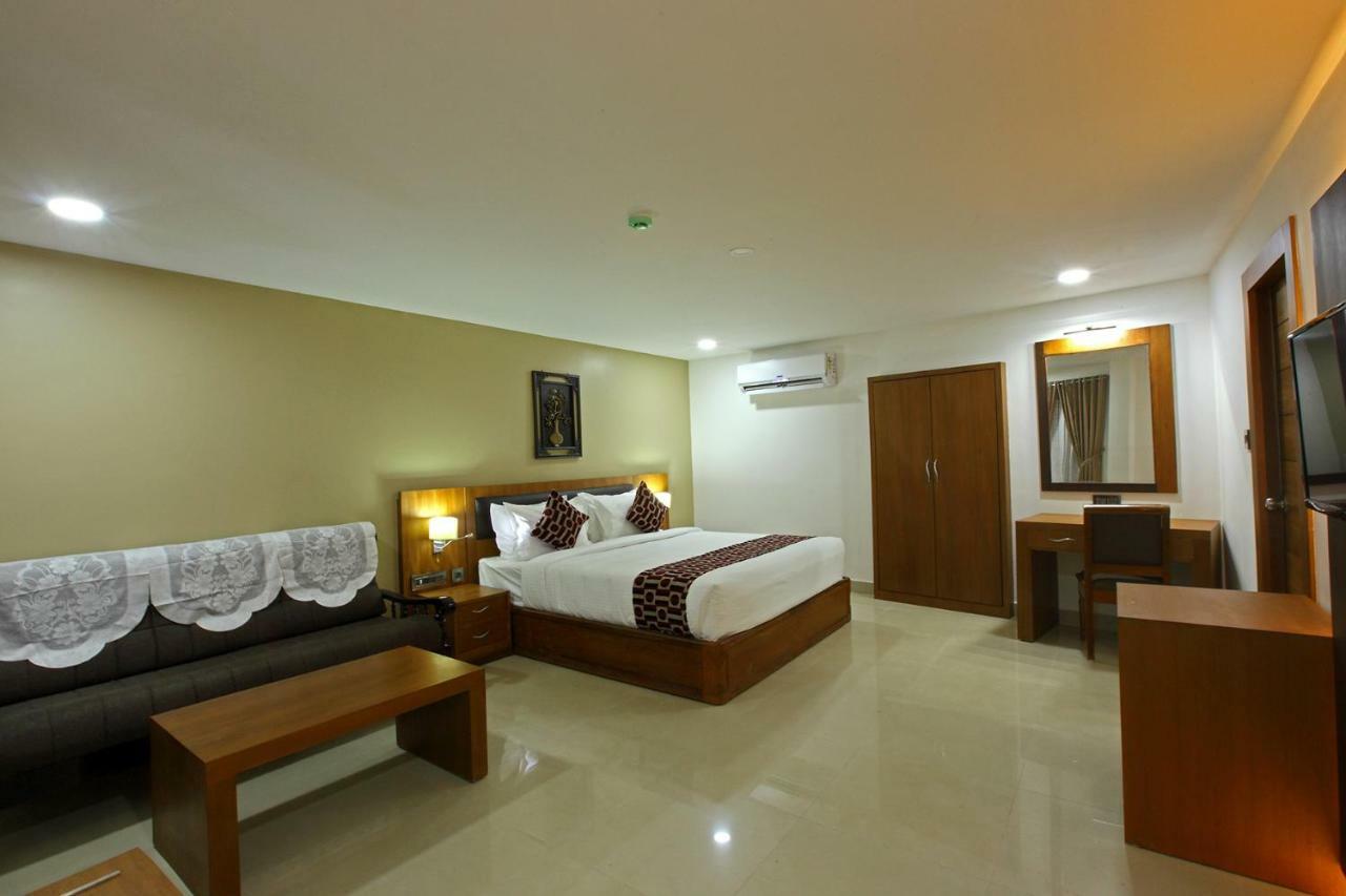 Hotel Rohini International Kallār Zewnętrze zdjęcie