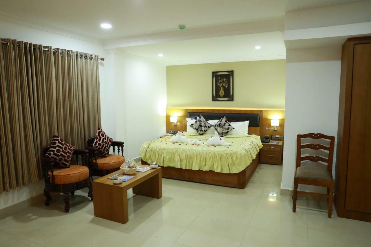 Hotel Rohini International Kallār Zewnętrze zdjęcie