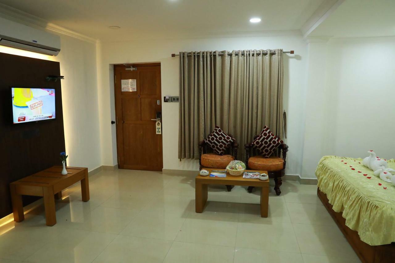 Hotel Rohini International Kallār Zewnętrze zdjęcie