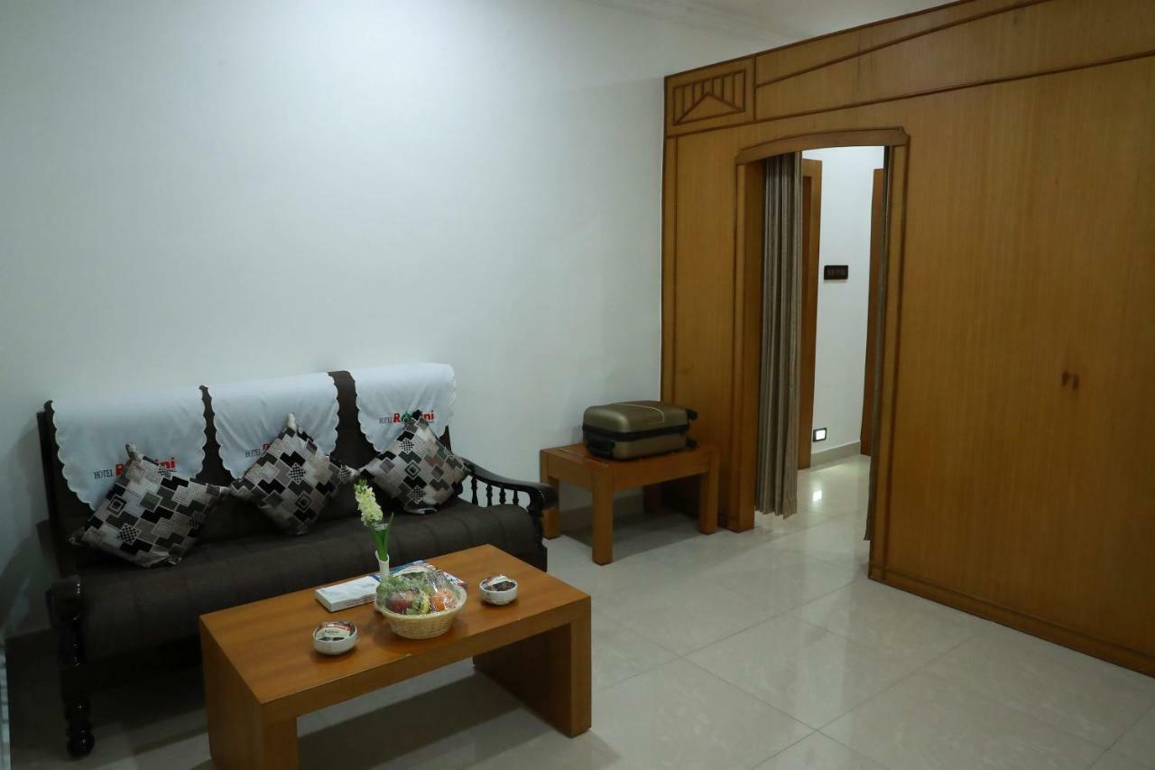 Hotel Rohini International Kallār Zewnętrze zdjęcie